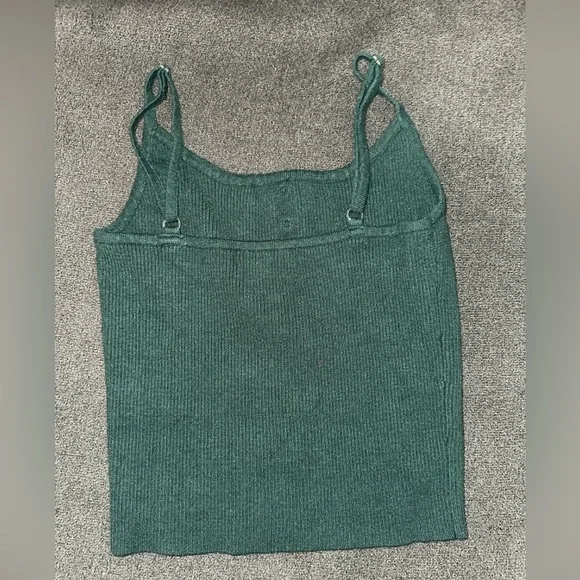 Forest Green Ribbed Tank Top w/ Button Detail – Forever 21 - Picture 3 of 4